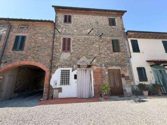 Rustico in vendita a Capannori, Toscana