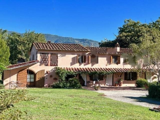Rustico in vendita a Segromigno in Monte, Capannori