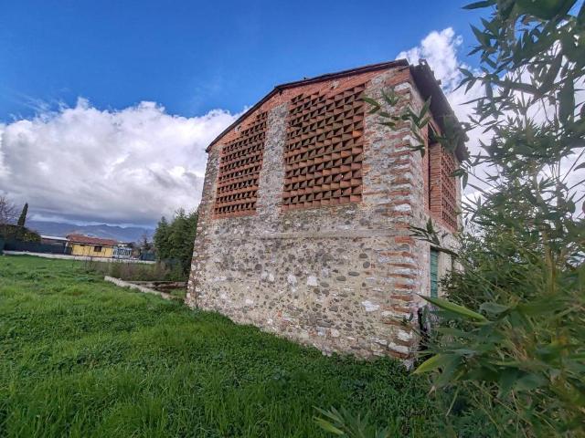 Rustico in vendita a Capannori, Toscana