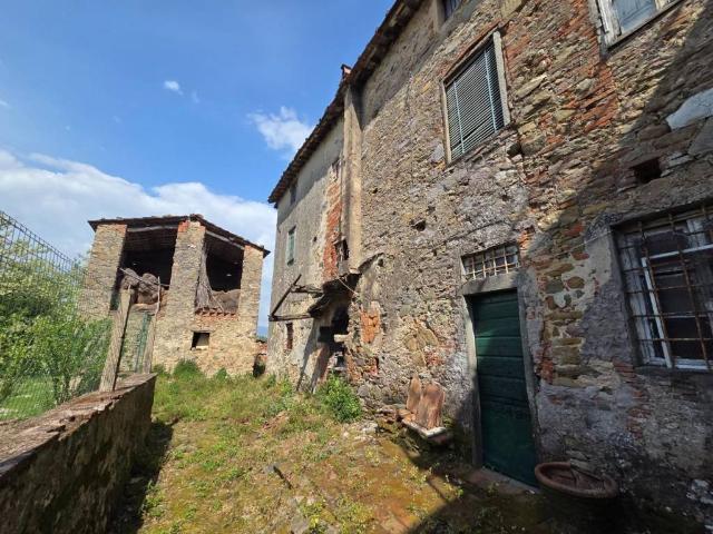 Rustico in vendita a San Leonardo in Treponzio, Capannori