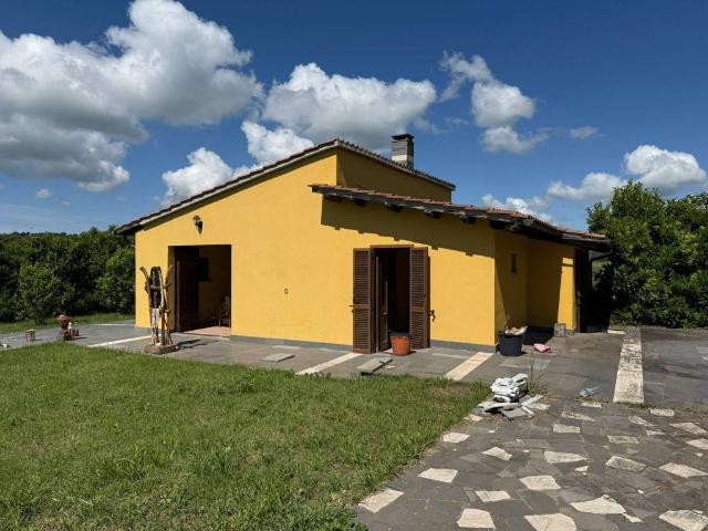 Rustico in vendita a Capodimonte, Lazio
