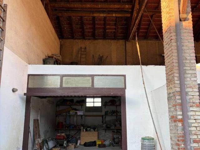 Rustico in vendita a Caponago, Monza-brianza