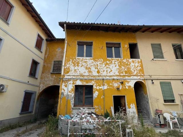 Rustico in vendita a Caponago, Lombardia