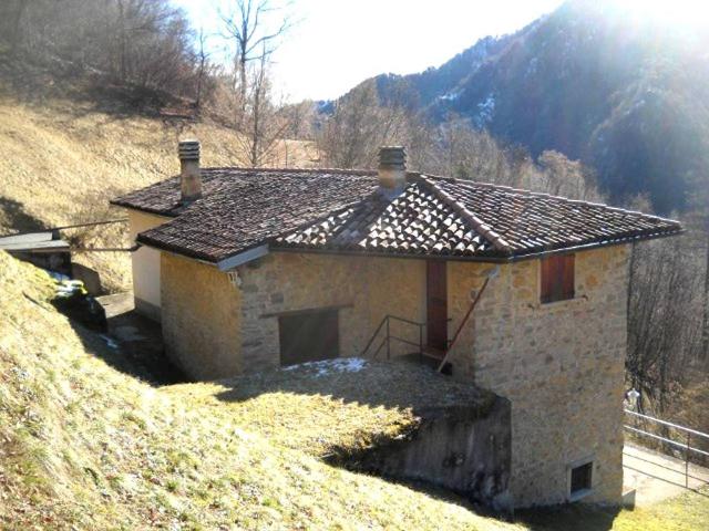 Rustico in vendita a Comunità montana della Valle Sabbia, Capovalle