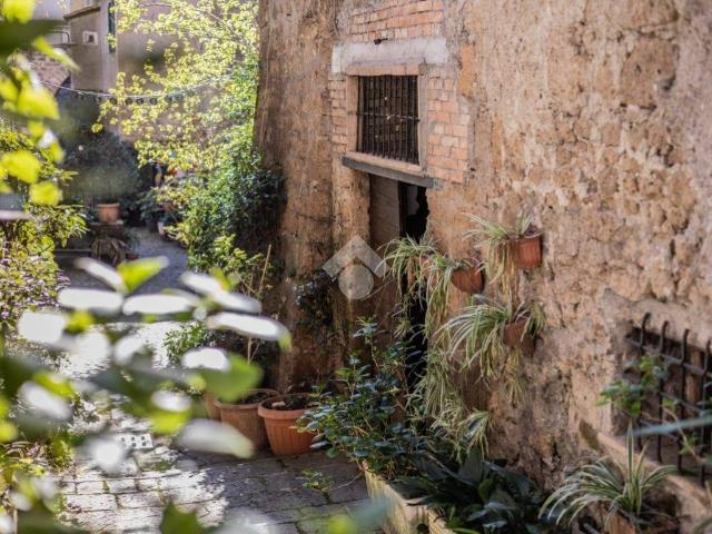 Rustico in vendita a Capranica, Lazio