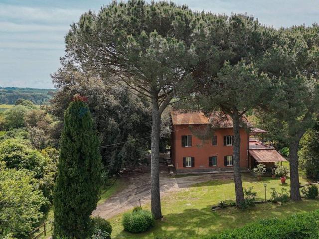 Rustico in vendita a Vico Matrino, Capranica