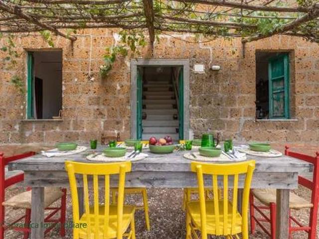 Rustico in vendita a Capranica, Lazio