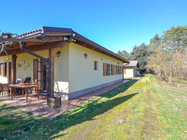 Rustico in vendita a Vico Matrino, Capranica