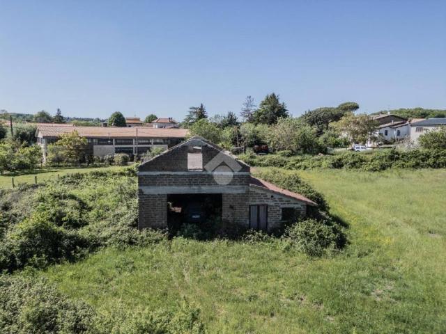 Rustico in vendita a Capranica, Lazio