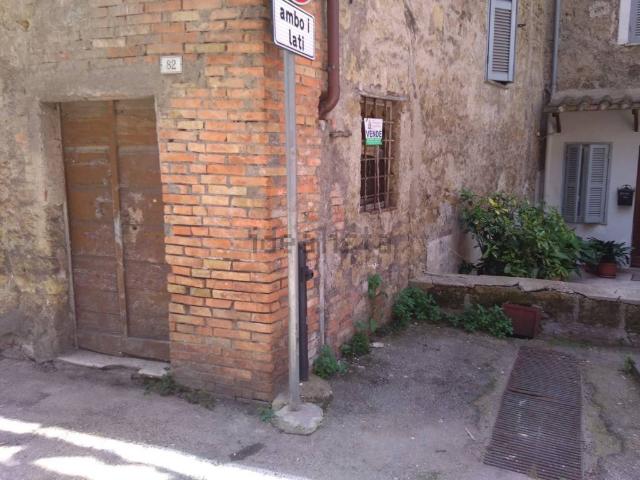 Rustico in vendita a Caprarola, Lazio