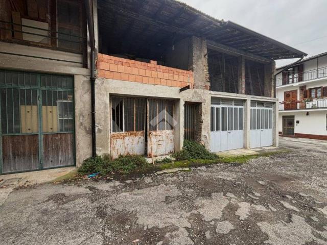 Rustico in vendita a Capriate San Gervasio, Lombardia
