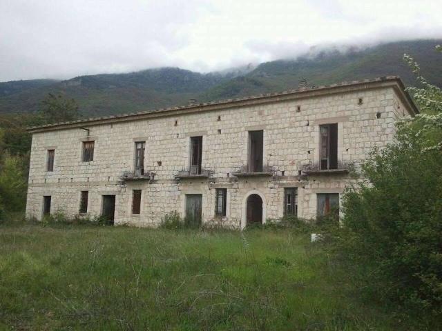 Rustico in vendita a Capriati Al Volturno, Campania