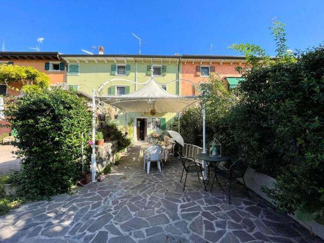 Rustico in vendita a Caprino Veronese, Veneto