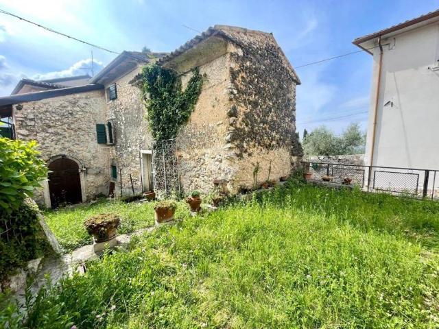 Rustico in vendita a Caprino Veronese, Veneto