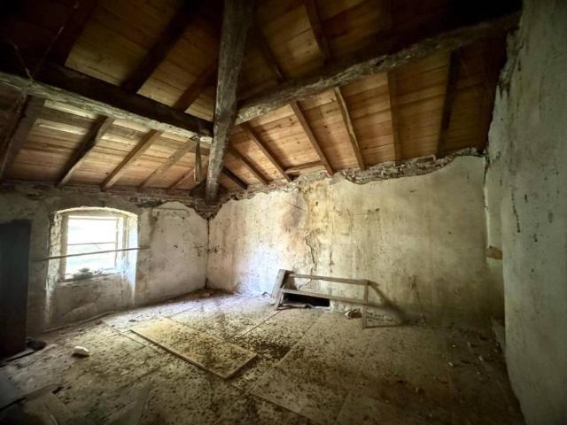 Rustico in vendita a Caprino Veronese, Veneto