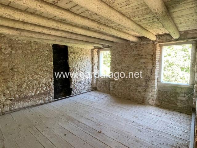Rustico in vendita a Caprino Veronese, Veneto