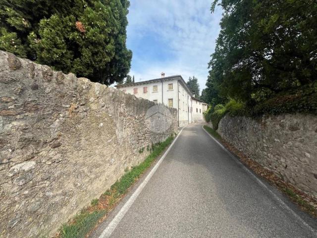 Rustico in vendita a Caprino Veronese, Veneto