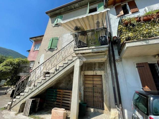 Rustico in vendita a Rubiana, Caprino Veronese