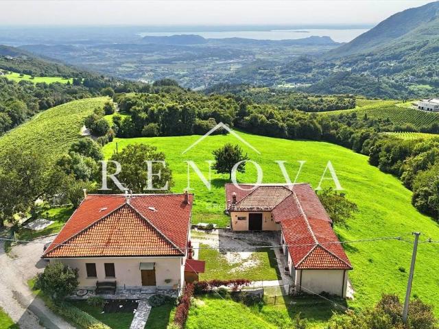 Rustico in vendita a Caprino Veronese, Veneto