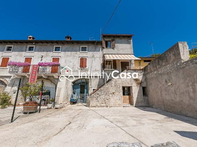 Rustico in vendita a Rubiana, Caprino Veronese
