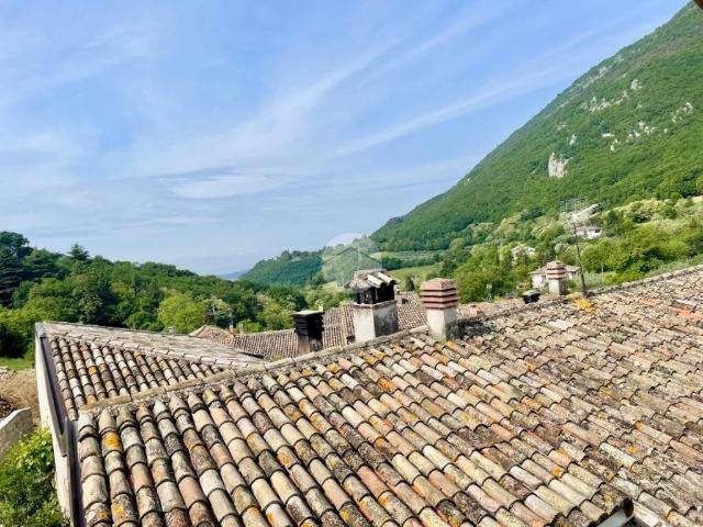 Rustico in vendita a Renzon, Caprino Veronese