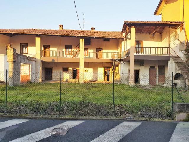 Rustico in vendita a Pirlotti, Capriolo