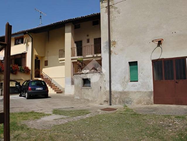 Rustico in vendita a Pirlotti, Capriolo