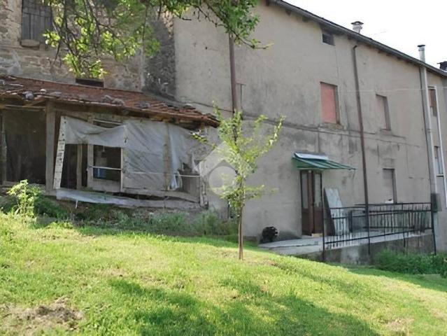 Rustico in vendita a Pirlotti, Capriolo