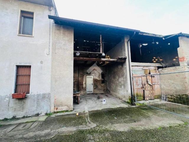 Rustico in vendita a Caravaggio, Lombardia