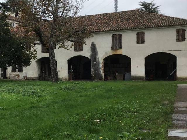Rustico in vendita a Carbonera, Veneto