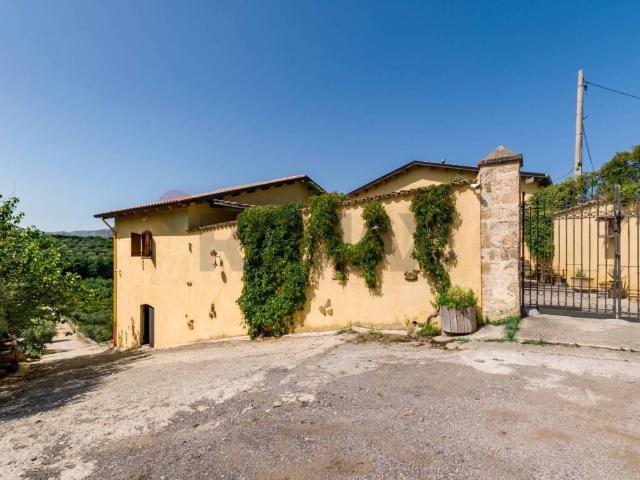 Rustico in vendita a Carini, Sicilia