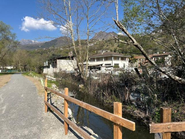 Rustico in vendita a Carlazzo, Lombardia