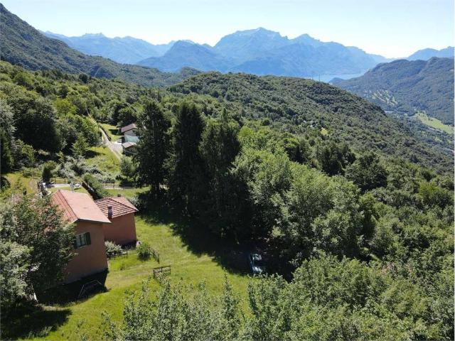 Rustico in vendita a Carlazzo, Lombardia
