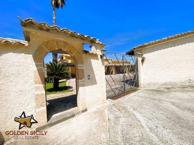 Rustico in vendita a Carlentini, Sicilia