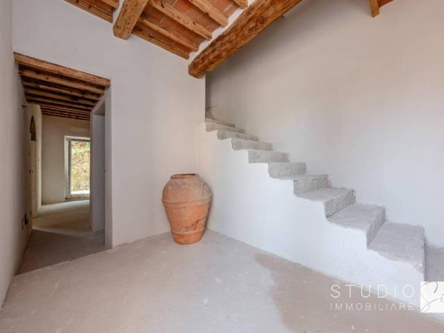 Rustico in vendita a Santa Cristina a Mezzana, Carmignano
