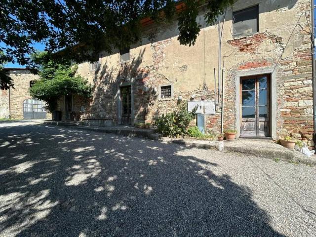 Rustico in vendita a Carmignano, Castello