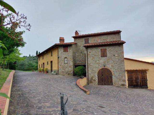 Rustico in vendita a Carmignano, Toscana