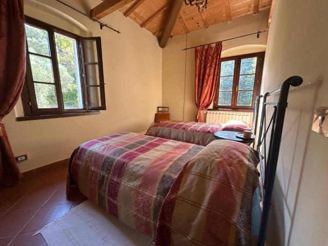 Rustico in vendita a Carmignano, Toscana