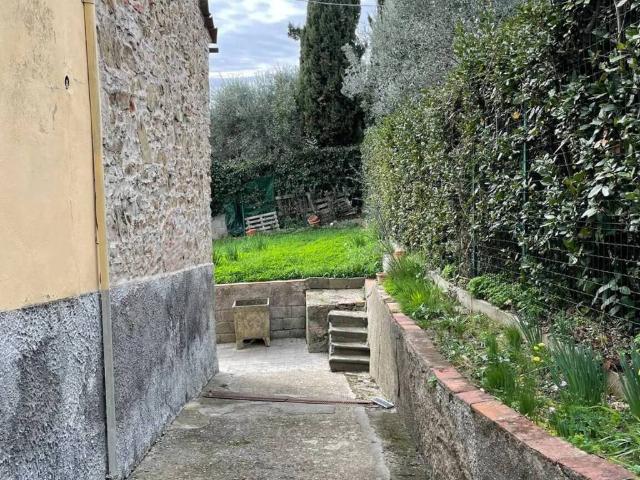 Rustico in vendita a Carmignano, Castello