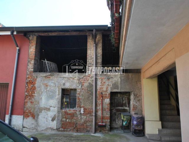 Rustico in vendita a Caronno Pertusella, Lombardia