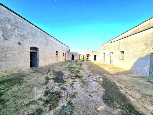Rustico in vendita a Torre Santa Sabina, Puglia