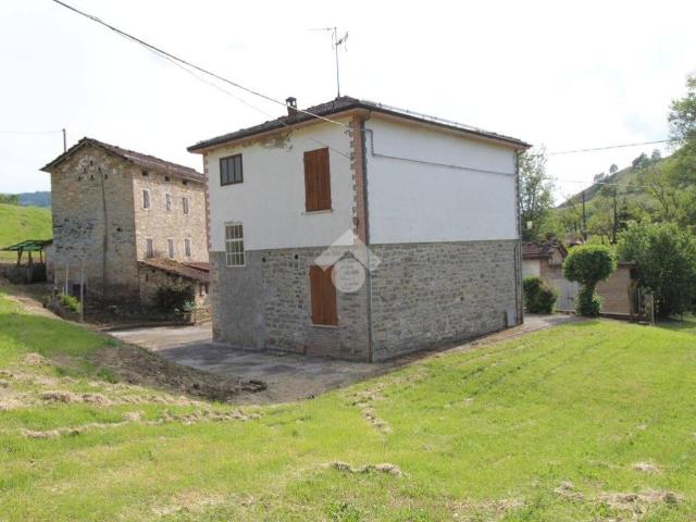 Rustico in vendita a Appennino Reggiano, Re
