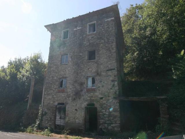 Rustico in vendita a Fontia, Carrara