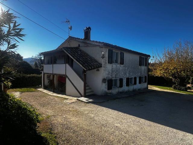 Rustico in vendita a Marche, Pesaro E Urbino