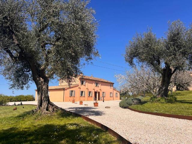 Rustico in vendita a Lucrezia, Cartoceto