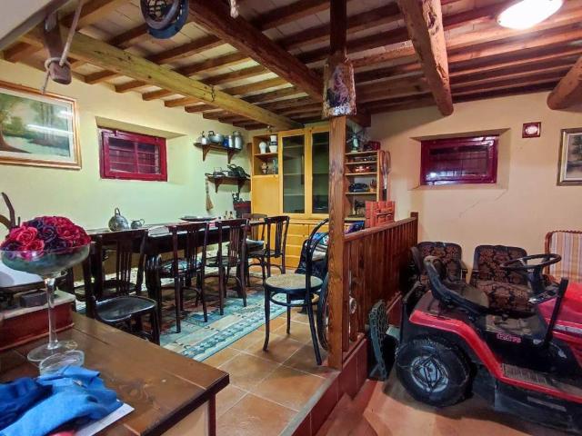 Rustico in vendita a Molinaccio, Marche