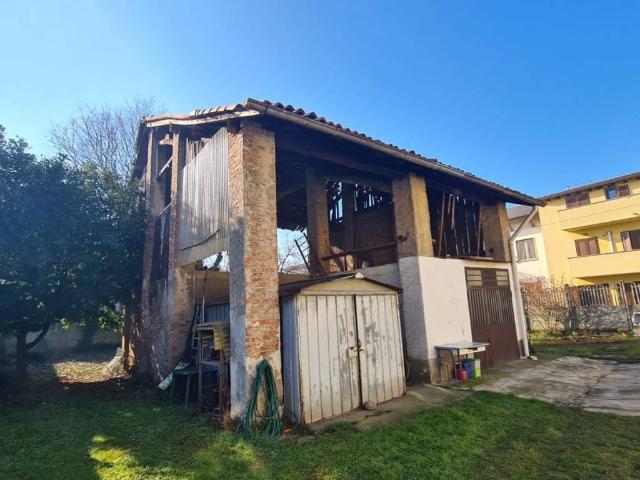 Rustico in vendita a Carugate, Milano