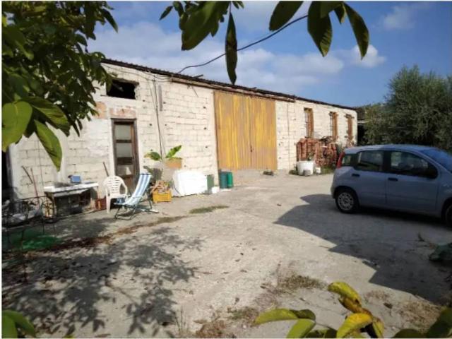 Rustico in vendita a Casal Velino Marina, Campania
