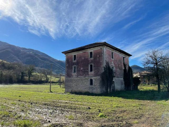 Rustico in vendita a Casalattico, Lazio