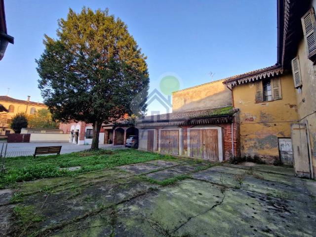 Rustico in vendita a Casalbuttano ed Uniti, Casalbuttano